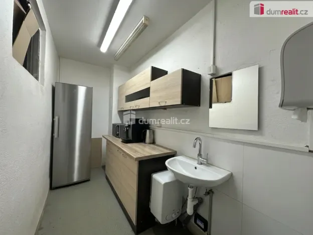 Pronájem skladu, Břeclav, Na Hrůdách, 3000 m2
