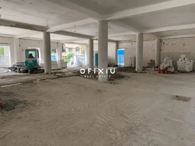 Pronájem obchodního prostoru, Kroměříž, Slovanské náměstí, 350 m2