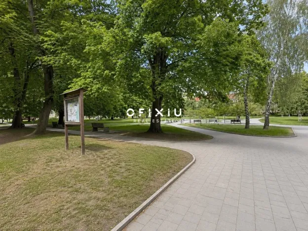 Pronájem obchodního prostoru, Kroměříž, Slovanské náměstí, 135 m2