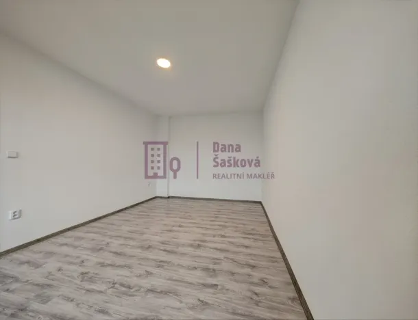 Pronájem bytu 2+kk, Jindřichův Hradec - Jindřichův Hradec II, Nádražní, 58 m2