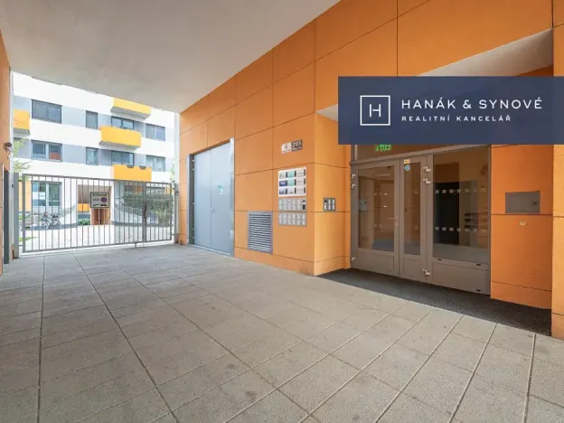Pronájem bytu 2+kk, Brno, Mojmírovo náměstí, 44 m2