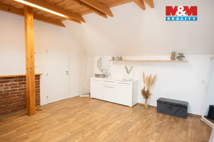 Pronájem obchodního prostoru, Hradec Králové - Kukleny, Pražská třída, 23 m2