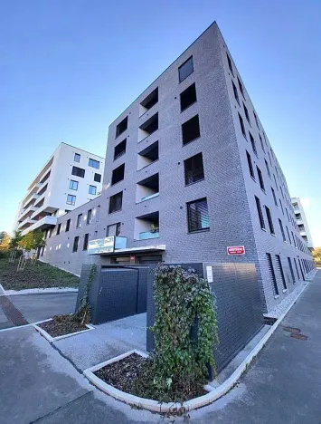 Pronájem bytu 1+kk, Praha - Hlubočepy, Benešova, 38 m2
