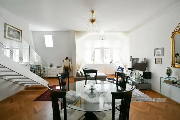 Prodej atypického bytu, Praha - Josefov, Valentinská, 108 m2