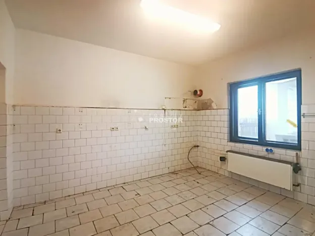 Prodej kanceláře, Zápy, 260 m2