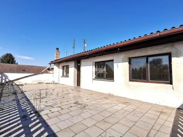 Prodej obchodního prostoru, Zápy, 260 m2