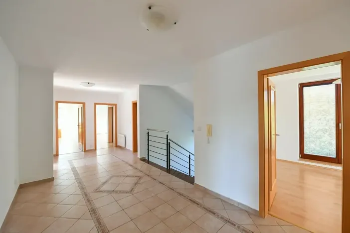 Pronájem rodinného domu, Horoměřice, 350 m2
