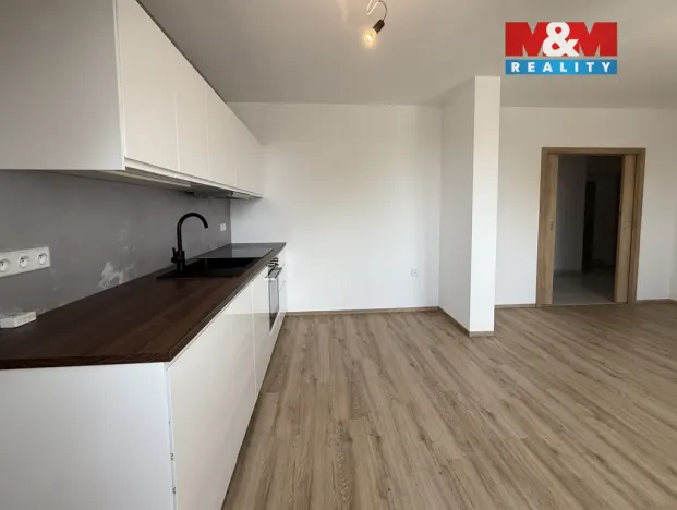 Pronájem bytu 1+kk, Třebechovice pod Orebem, Masarykovo náměstí, 41 m2