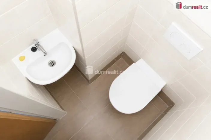 Pronájem bytu 4+1, Praha - Březiněves, Na hlavní, 96 m2