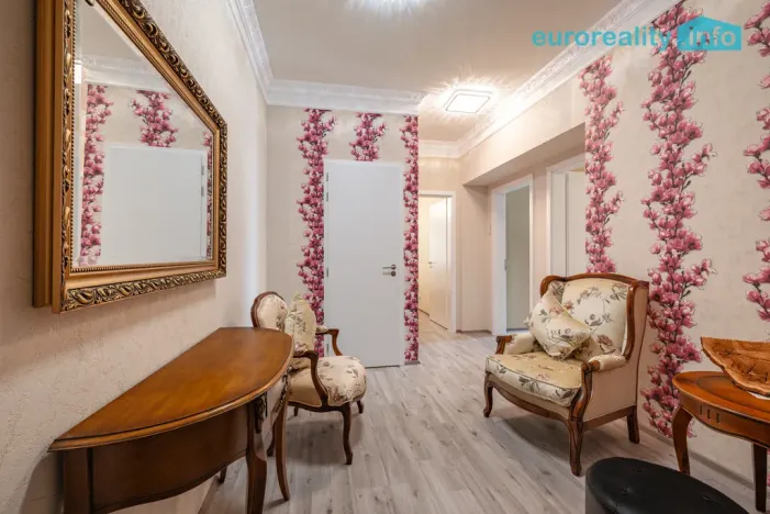 Prodej bytu 3+kk, Mariánské Lázně - Úšovice, Zeyerova, 74 m2