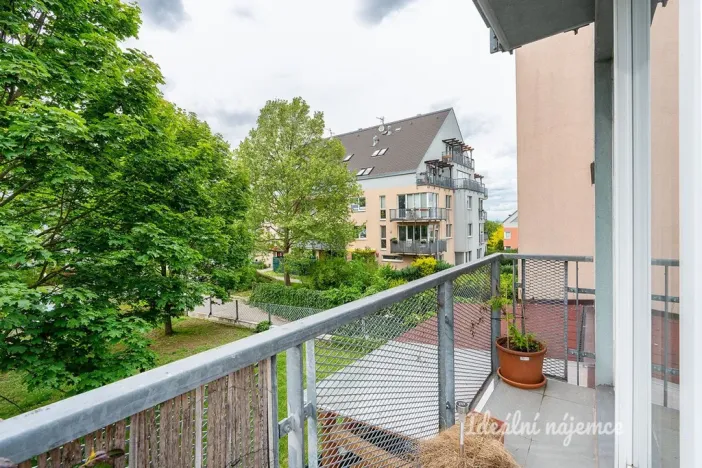 Pronájem bytu 2+kk, Praha - Kbely, Pod Nouzovem, 65 m2