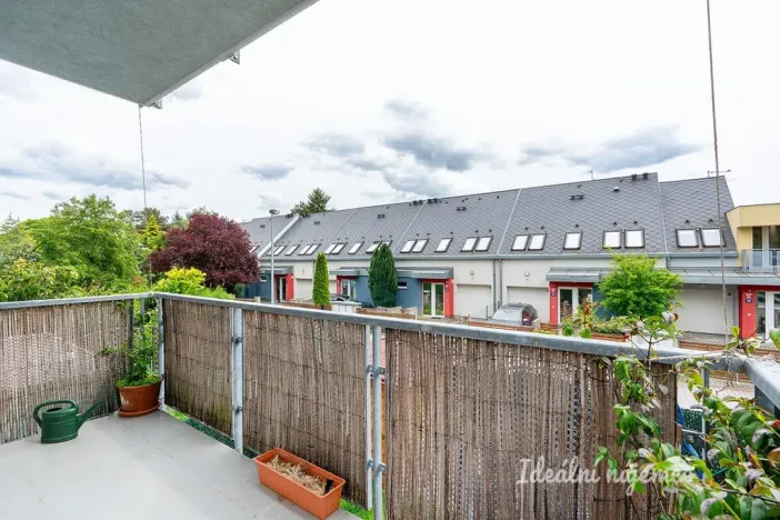 Pronájem bytu 2+kk, Praha - Kbely, Pod Nouzovem, 65 m2