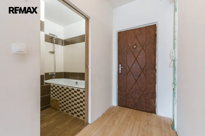 Prodej bytu 1+1, Bystřany, Pražská, 36 m2