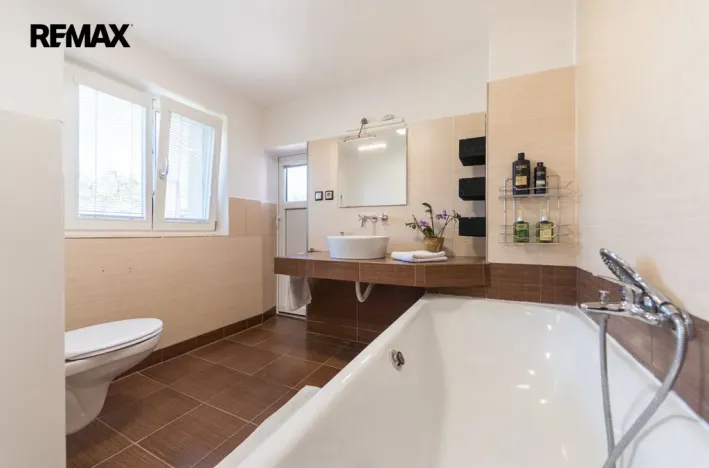 Prodej vily, Podlesí, 240 m2