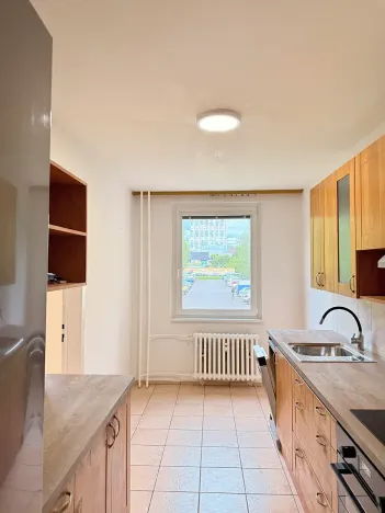 Pronájem bytu 3+1, Praha - Troja, Svídnická, 70 m2