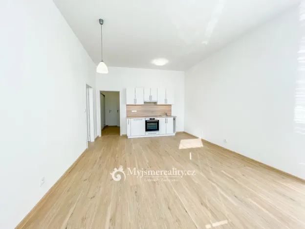 Prodej bytu 2+kk, Znojmo, Mariánské náměstí, 53 m2