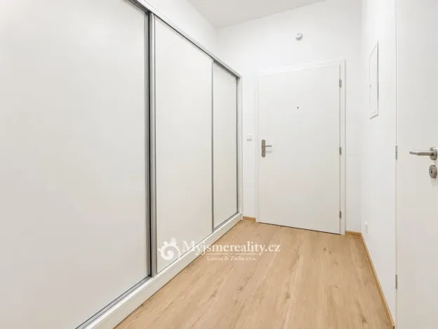 Prodej bytu 2+kk, Znojmo, Mariánské náměstí, 53 m2