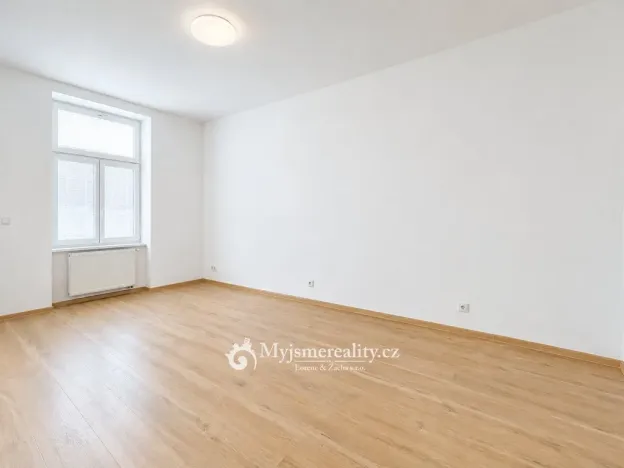 Prodej bytu 2+kk, Znojmo, Mariánské náměstí, 53 m2