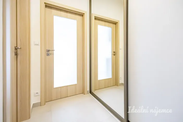 Pronájem bytu 1+kk, Praha - Vysočany, Gerstelova, 32 m2