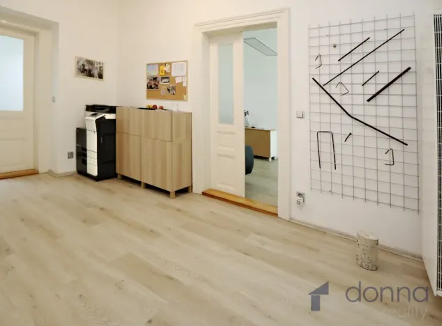 Pronájem kanceláře, Praha, Bělehradská, 100 m2