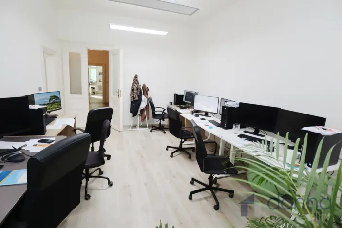 Pronájem kanceláře, Praha, Bělehradská, 100 m2
