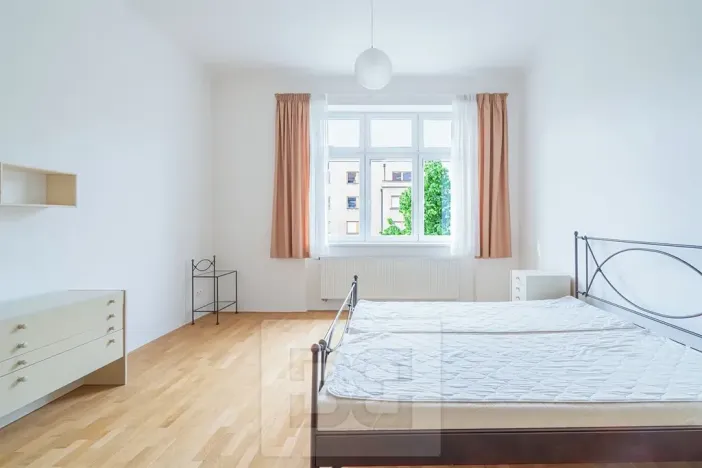 Pronájem bytu 2+1, Praha - Hradčany, Na valech, 79 m2