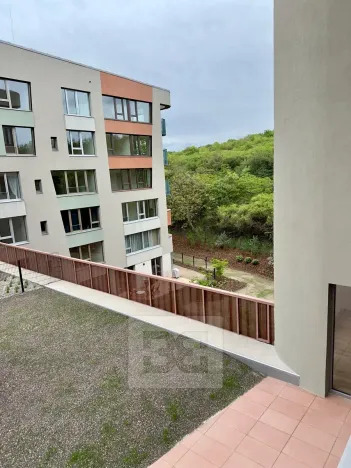 Pronájem bytu 1+kk, Praha - Radlice, U Komína, 37 m2