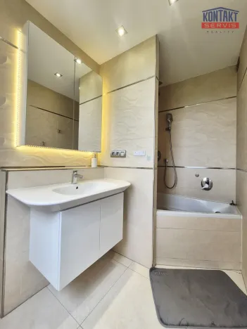 Pronájem bytu 4+kk, České Budějovice, Nádražní, 70 m2