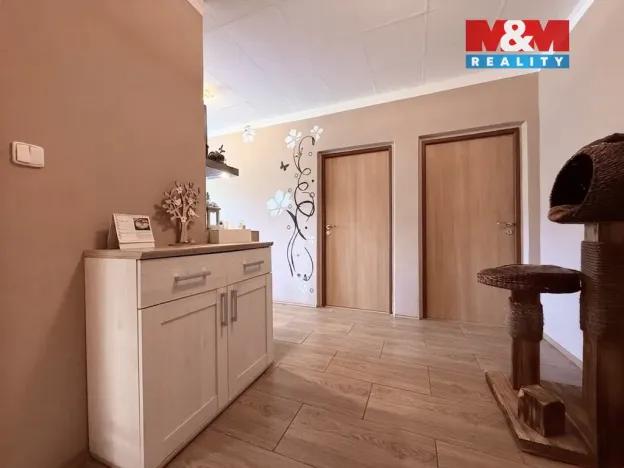 Prodej bytu 2+1, Klášterec nad Ohří - Miřetice u Klášterce nad Ohří, Jana Ámose Komenského, 62 m2