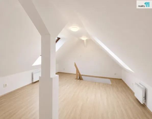 Prodej bytu 3+kk, Praha - Hrdlořezy, Českobrodská, 72 m2