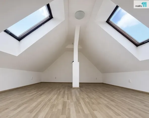 Prodej bytu 3+kk, Praha - Hrdlořezy, Českobrodská, 72 m2