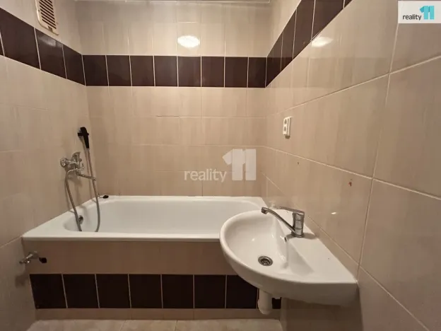 Prodej bytu 3+1, Praha - Horní Počernice, Běluňská, 73 m2