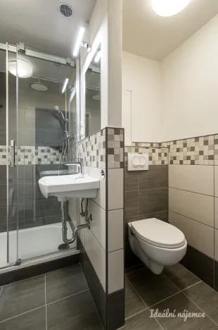 Pronájem bytu 1+kk, Praha - Vršovice, Baškirská, 34 m2