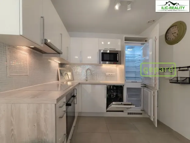 Pronájem bytu 1+1, Praha, Petržílkova, 40 m2