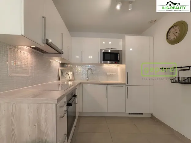 Pronájem bytu 1+1, Praha, Petržílkova, 40 m2