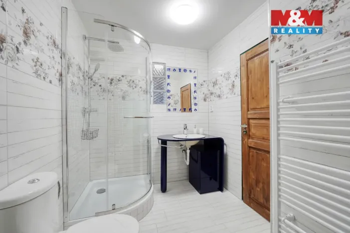 Prodej rodinného domu, Strážov, 359 m2