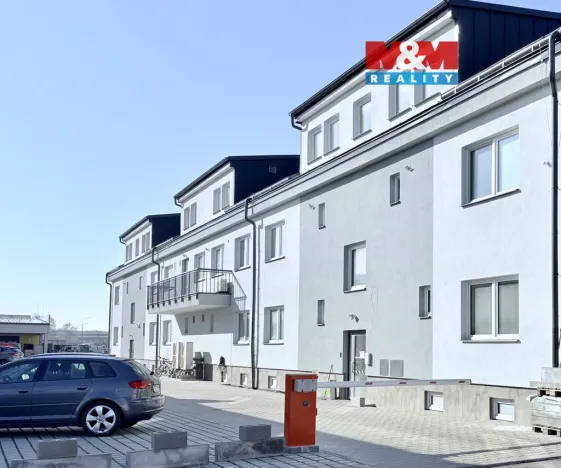 Pronájem bytu 1+kk, Pardubice - Semtín, 35 m2