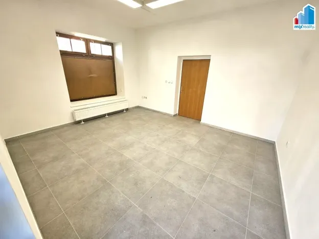 Pronájem kanceláře, Plzeň - Jižní Předměstí, Kollárova, 21 m2