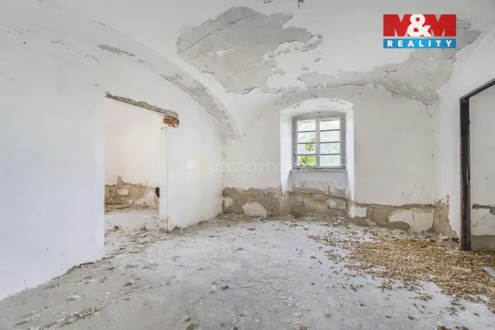 Prodej historického objektu, Zvoleněves, 5000 m2