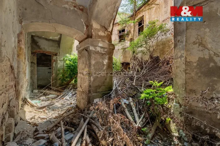 Prodej historického objektu, Zvoleněves, 5000 m2
