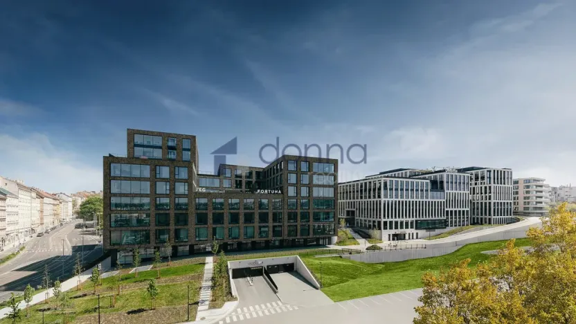 Pronájem kanceláře, Praha, Italská, 912 m2