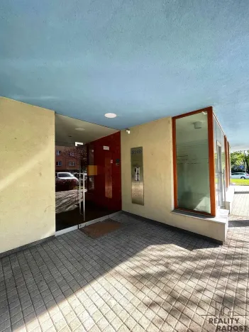 Pronájem bytu 1+kk, Praha, Na okraji, 33 m2