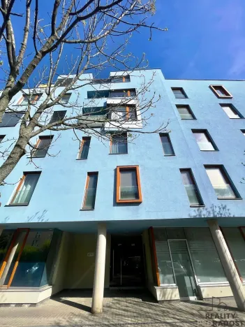 Pronájem bytu 1+kk, Praha, Na okraji, 33 m2