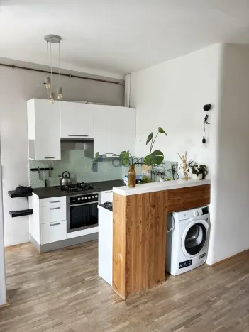Pronájem bytu 2+kk, Praha, U Uranie, 51 m2