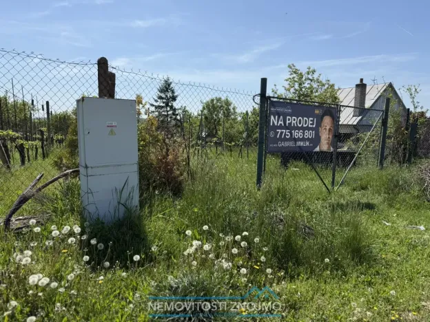 Prodej zahrady, Dobšice, 879 m2