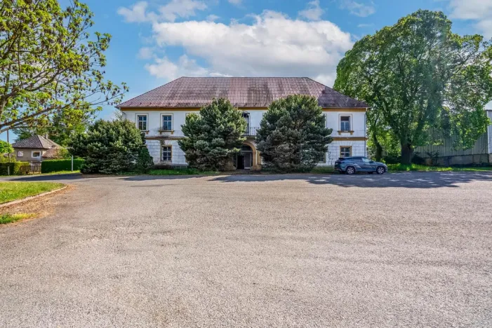 Prodej historického objektu, Velké Všelisy, 4000 m2