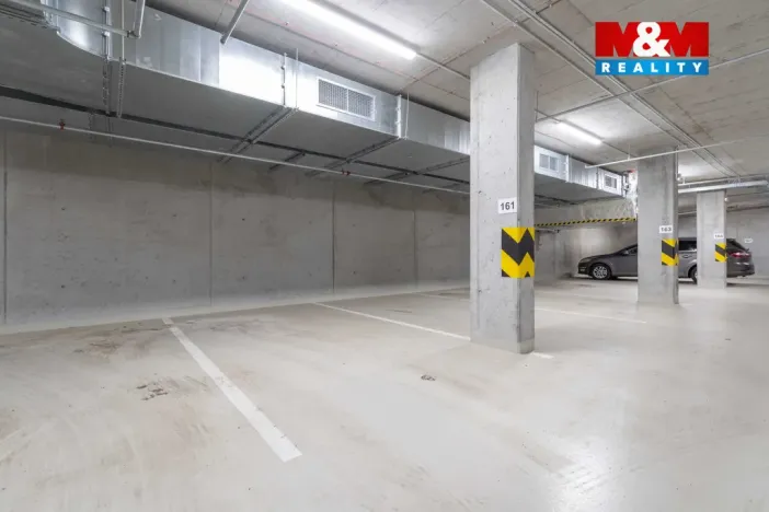 Pronájem garážového stání, Plzeň, Stehlíkova, 12 m2