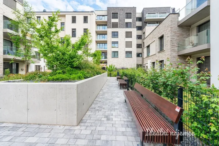 Pronájem bytu 1+kk, Praha - Holešovice, U průhonu, 31 m2