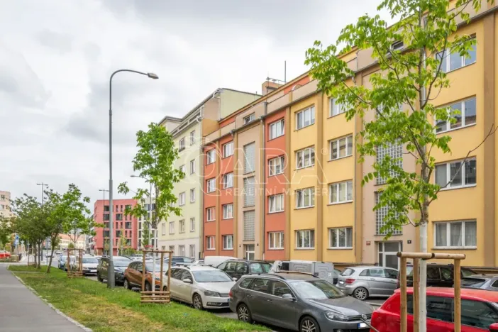 Pronájem bytu 2+kk, Praha - Malešice, Malešická, 63 m2