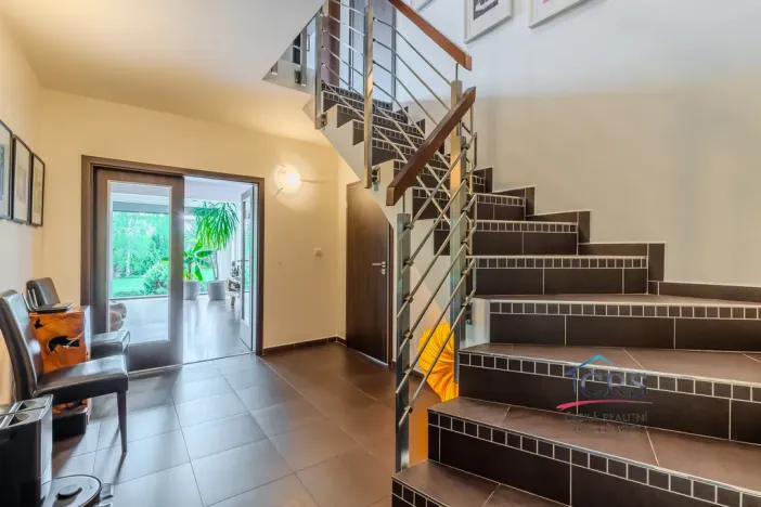 Prodej rodinného domu, Hostivice, 242 m2